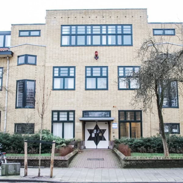 Het praktijkpand aan de Roodenburgerstraat in Leiden
